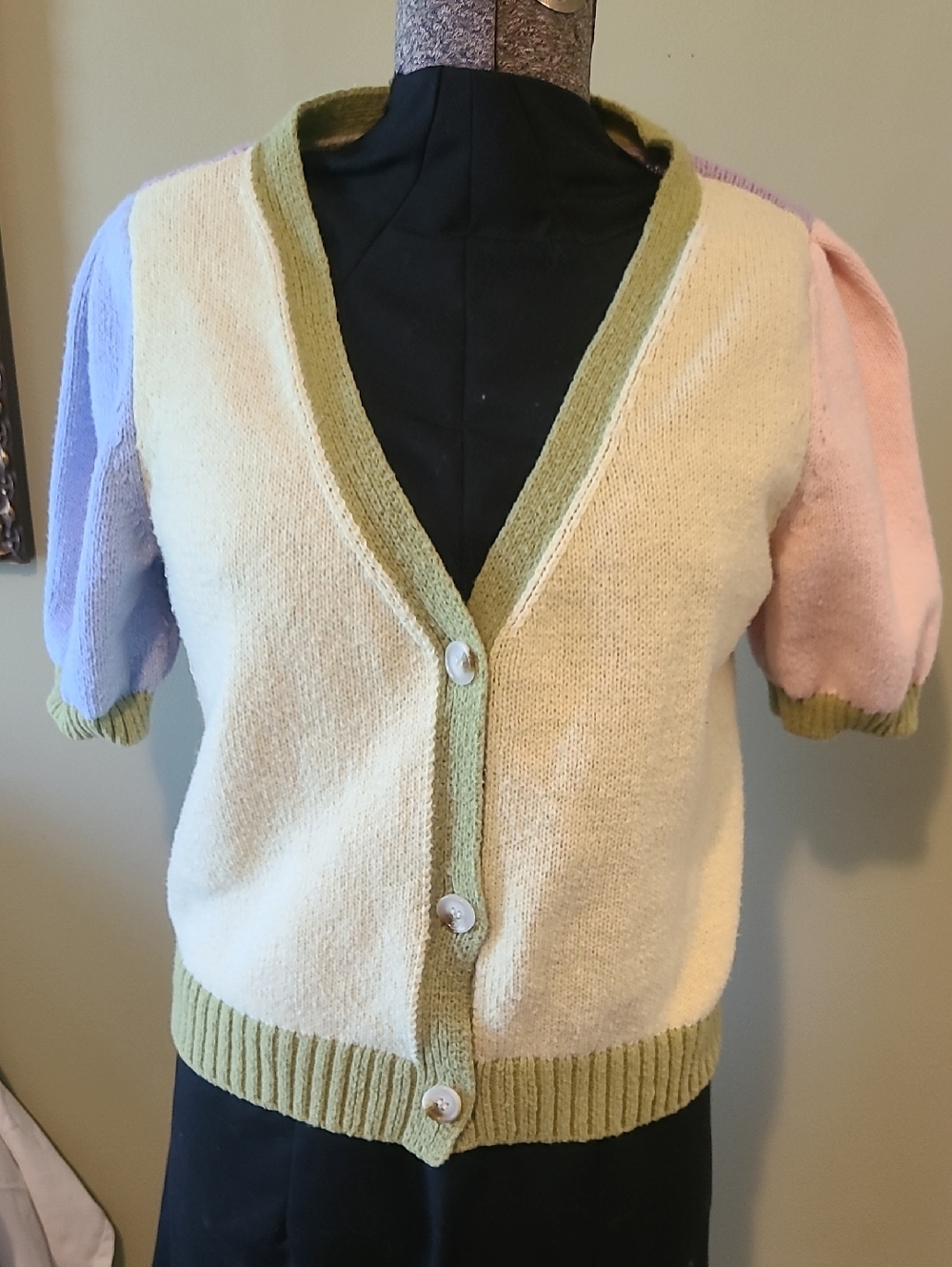 So Goods For Life Size Large Pastel Colorblock Short Sleeve Cardigan Sweater